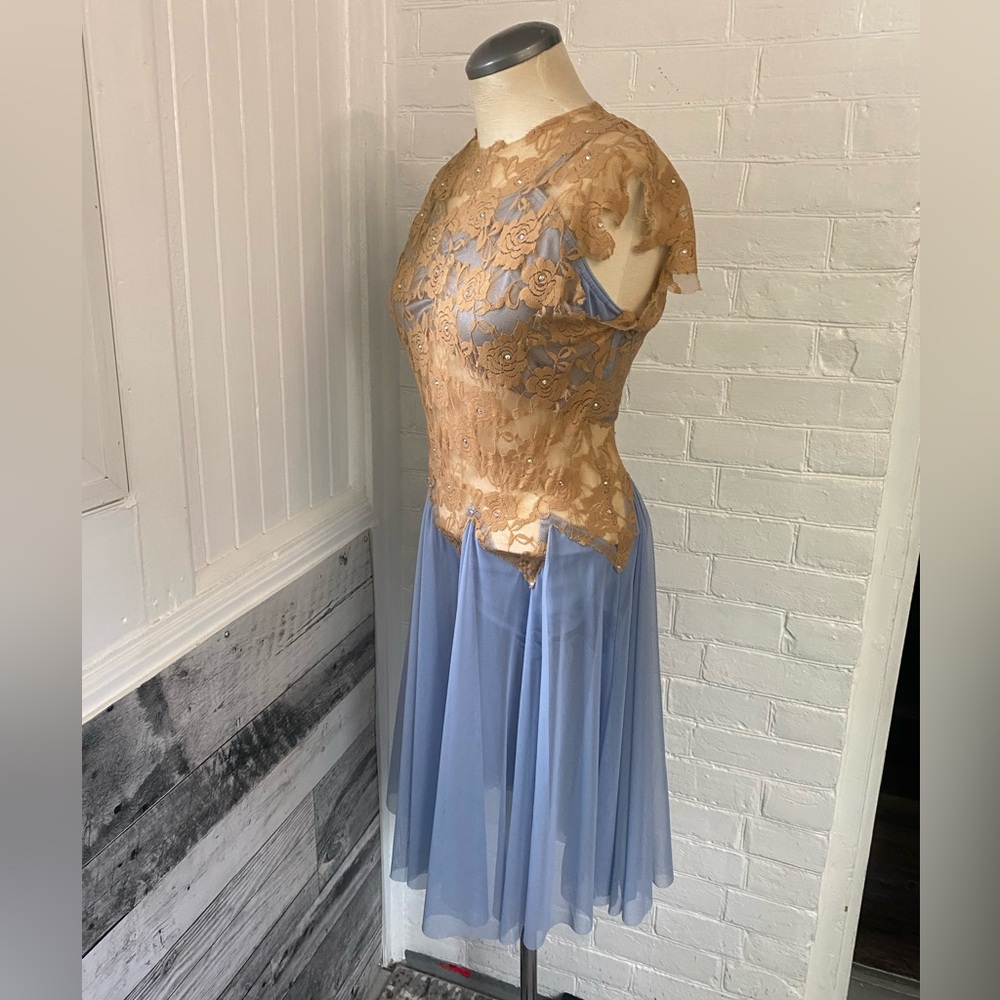 Lace open back flapper/dancer style dress